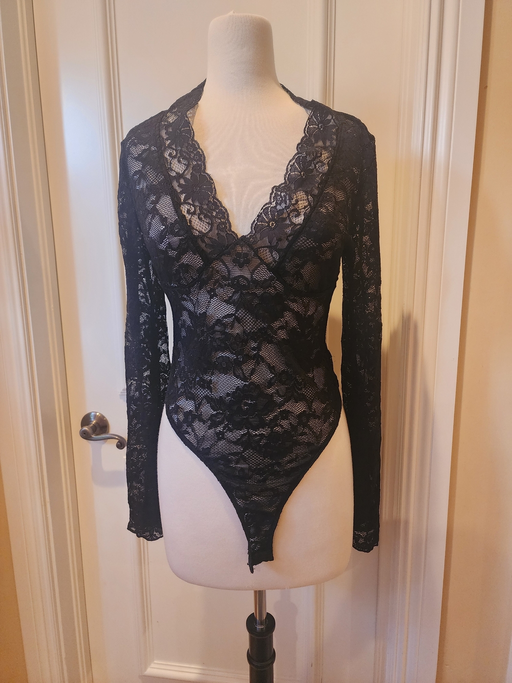 Women's Black Lace Long Sleeve V-Neck Bodysuit